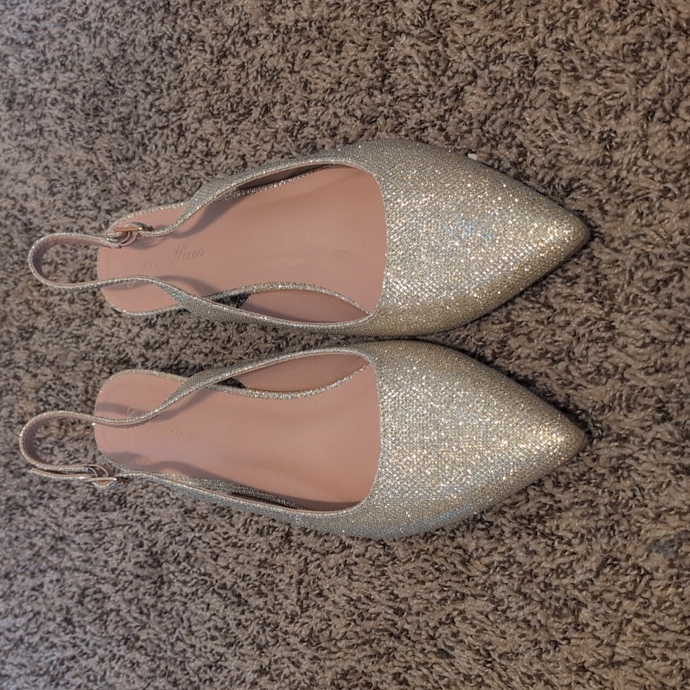 Elegant Gold Slingback Flats